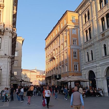 Casa Vacanze Trieste - Vista Piazza Unita מראה חיצוני תמונה