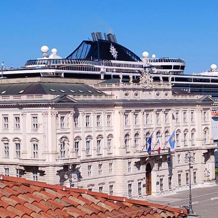Casa Vacanze Trieste - Vista Piazza Unita מראה חיצוני תמונה