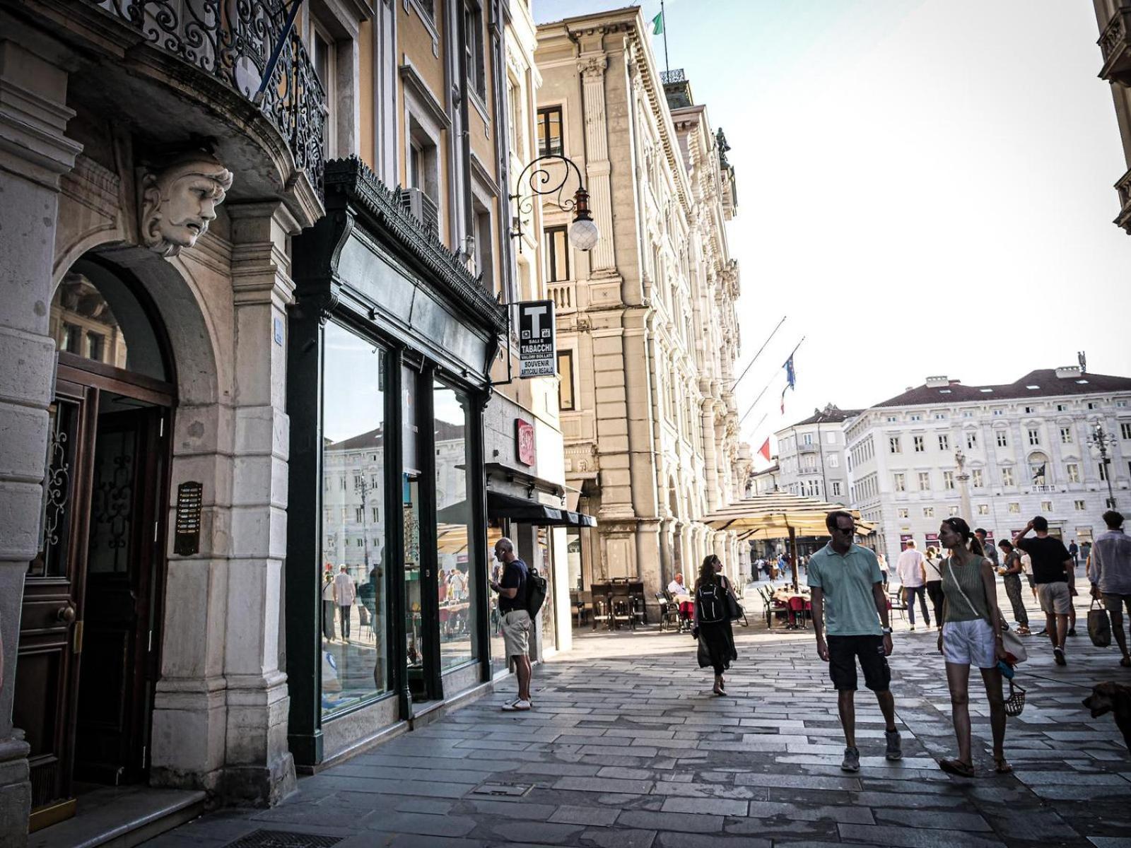 Casa Vacanze Trieste - Vista Piazza Unita מראה חיצוני תמונה